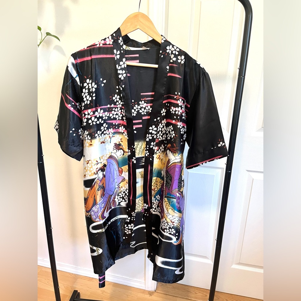 Black Kimono/Robe with Artistic Japanese Print